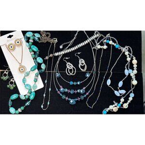 Multi-Layered Beaded Jewelry Set With Necklaces (napier too) Earrings & Turquois